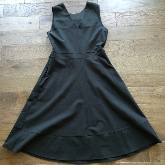 Lands' End Dresses & Skirts - Lands’ End sleeveless fit & flare black dress - size 10